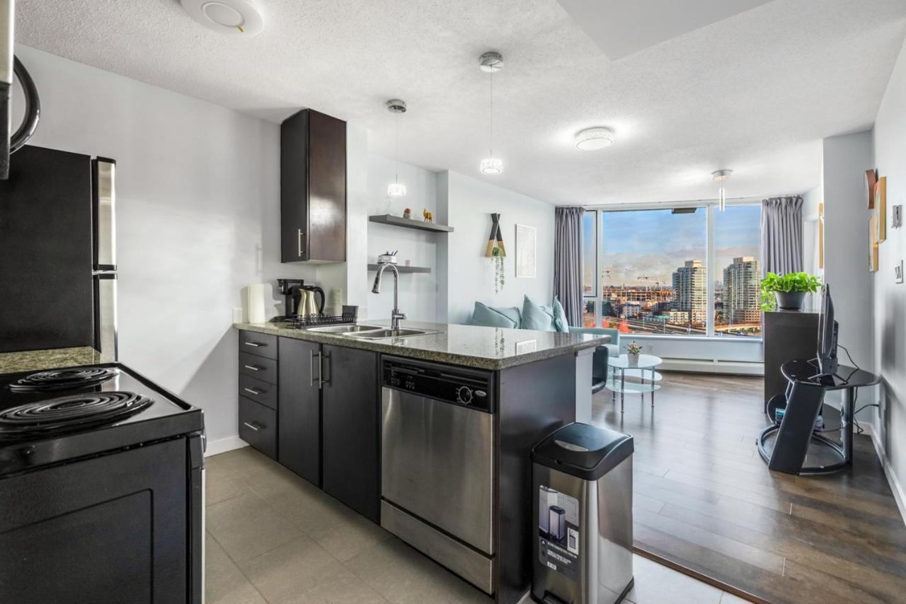 Downtown 1 Bedroom Water View Condo Ванкувер Экстерьер фото